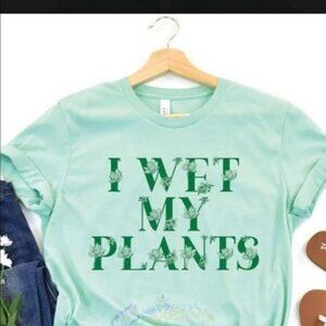 Next Level Graphic T “I Wet My Plants” 🪴 Size XL